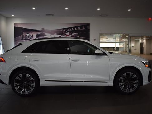 Used 2025 Audi Q8 Premium Plus w/ Premium Plus Package AWD/4WD image 8