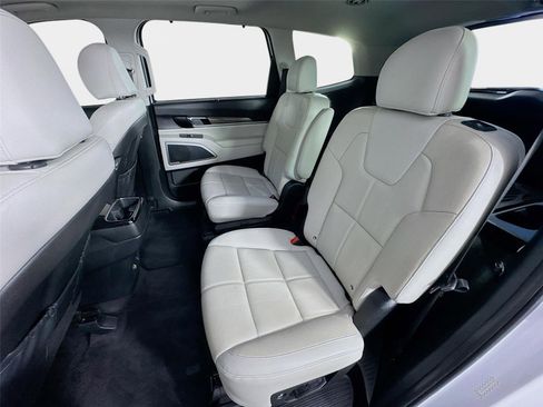 Certified 2022 Kia Telluride EX w/ EX Premium Package AWD/4WD image 24