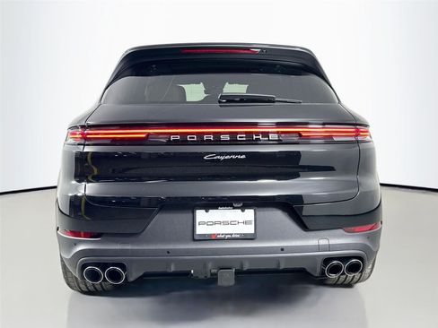 Used 2026 Porsche Cayenne Coupe AWD/4WD image 6
