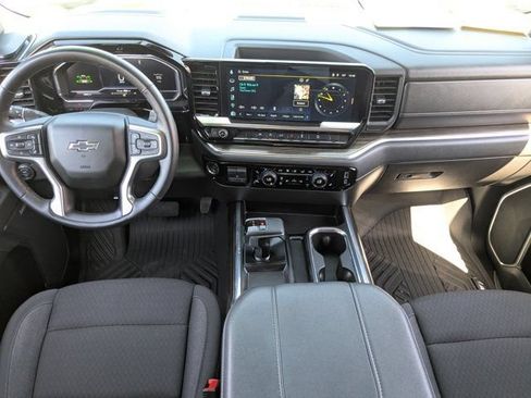 Used 2025 Chevrolet Silverado 1500 LT Trail Boss w/ Convenience Package II AWD/4WD image 15