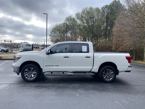 Used 2019 Nissan Titan SL w/ Chrome Package image 6