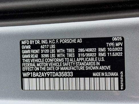 Certified 2026 Porsche Cayenne Coupe AWD/4WD image 32