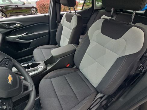 Used 2024 Chevrolet Trax LS FWD image 15
