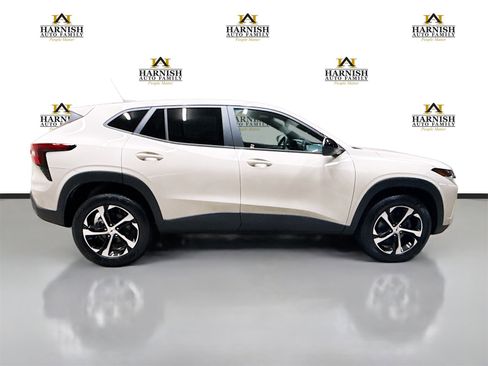 New 2026 Chevrolet Trax RS w/ Driver Confidence Package image 4