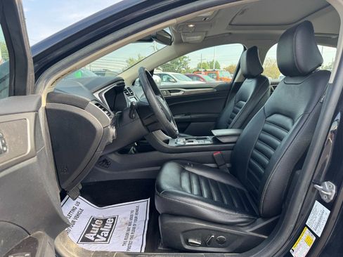 Used 2020 Ford Fusion SEL FWD image 15