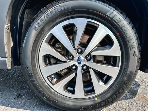 Used 2024 Subaru Outback Premium AWD/4WD image 11