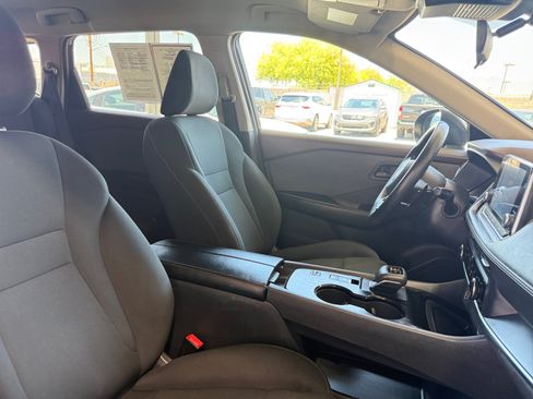 Used 2023 Nissan Rogue S FWD image 30