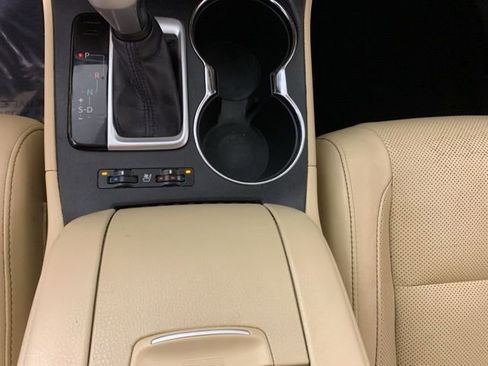 Used 2014 Toyota Highlander Limited image 29