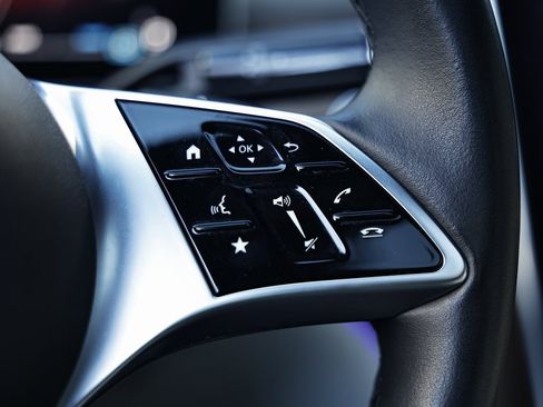 Used 2023 Mercedes-Benz C 300 C 300 w/ Exclusive Trim Package image 36