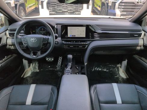 Used 2025 Toyota Camry SE w/ Convenience Package FWD image 14