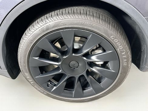 Used 2023 Tesla Model Y Long Range AWD/4WD image 11