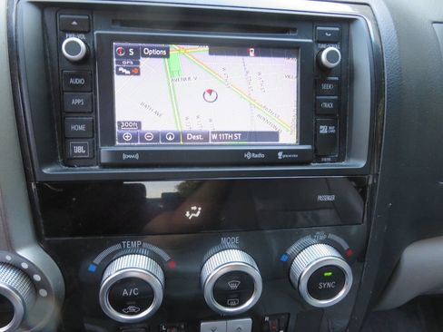 Used 2016 Toyota Sequoia Platinum image 16