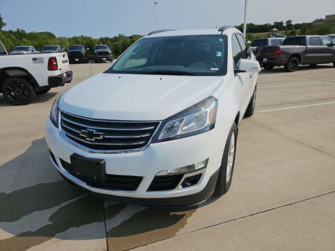 Used 2017 Chevrolet Traverse LT w/ Style and Technology Package AWD/4WD image 2