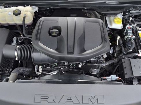 Used 2025 RAM 1500 Big Horn AWD/4WD image 36