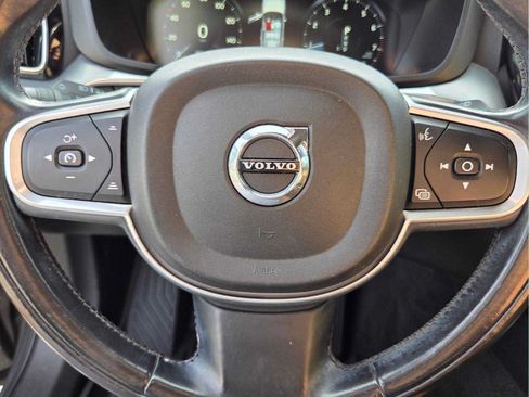 Used 2018 Volvo XC60 T5 Momentum w/ Vision Package AWD/4WD image 28