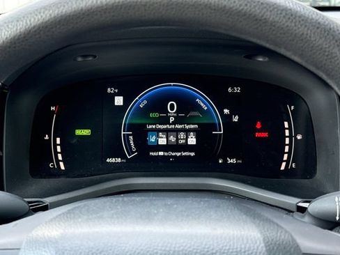Used 2025 Toyota Camry LE FWD image 31