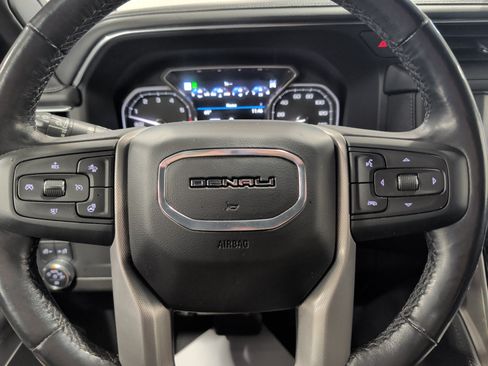 Used 2021 GMC Yukon Denali w/ Denali Premium Package AWD/4WD image 13