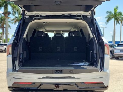 Certified 2025 Lincoln Navigator L Reserve AWD/4WD image 11