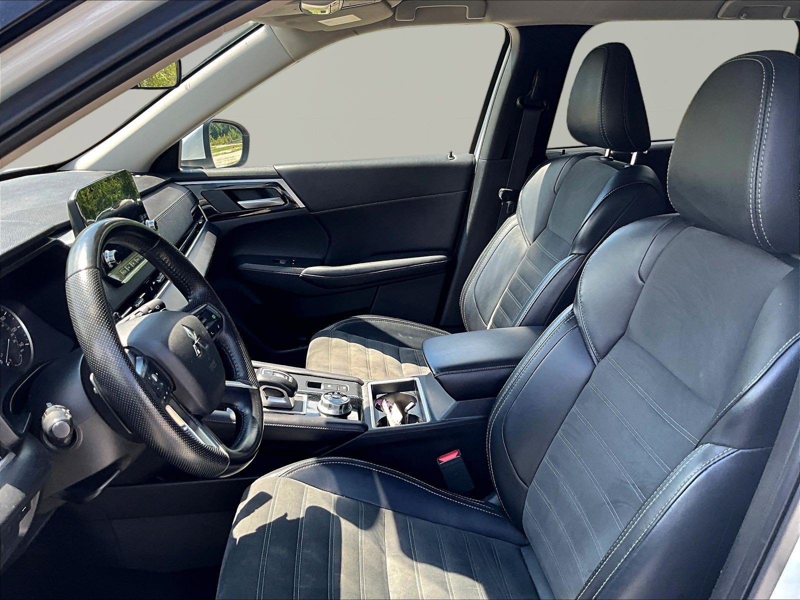 Used 2024 Mitsubishi Outlander SE AWD/4WD image 21