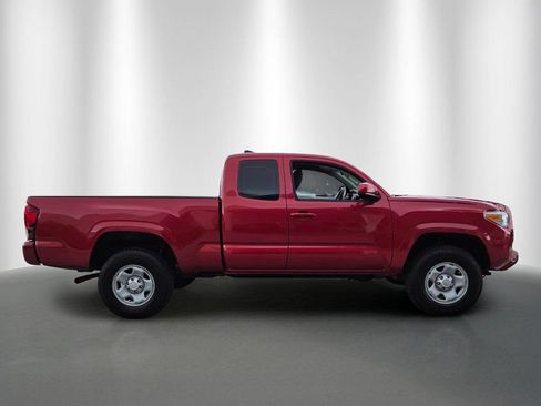 Used 2018 Toyota Tacoma SR RWD image 2