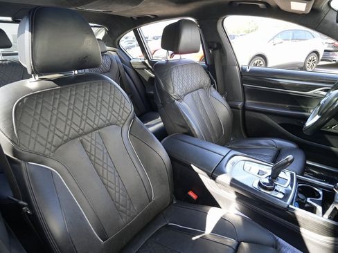 Used 2019 BMW 750i xDrive image 23