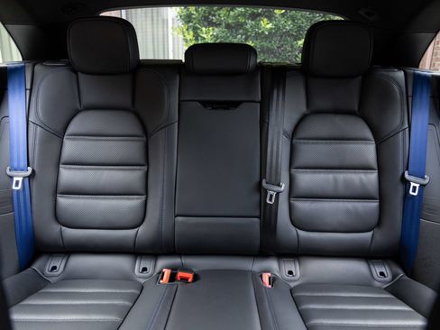 Certified 2026 Porsche Macan AWD/4WD image 28