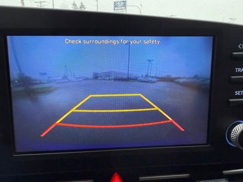 Used 2023 Hyundai Elantra Blue image 25