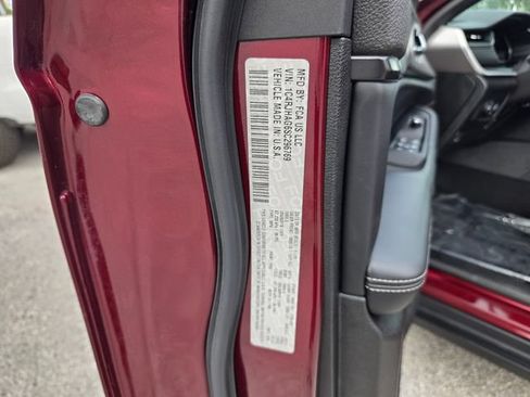 Certified 2025 Jeep Grand Cherokee Altitude AWD/4WD image 19