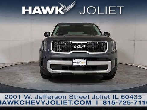Used 2024 Kia Telluride LX AWD/4WD image 3