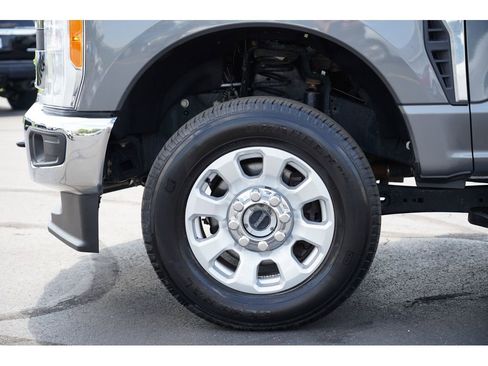 Used 2023 Ford F250 XLT image 11