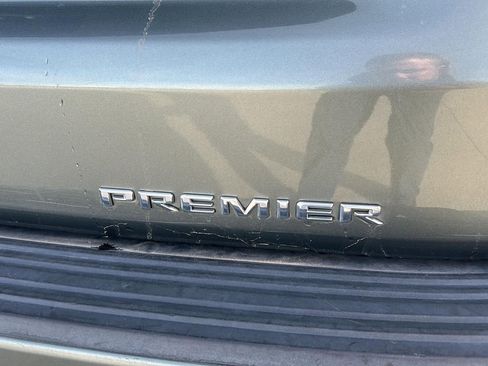 Used 2023 Chevrolet Suburban Premier image 20