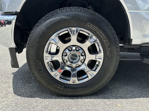 Used 2020 Ford F250 Lariat w/ Lariat Ultimate Package AWD/4WD image 14