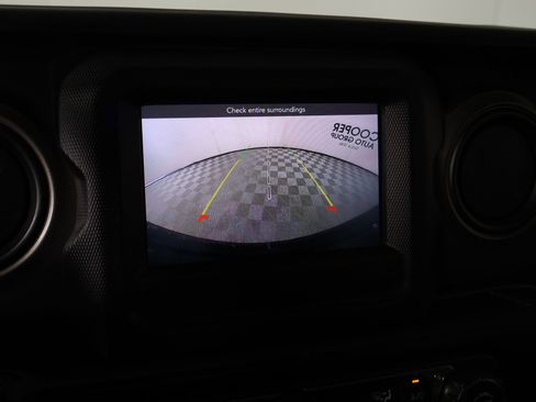 Used 2022 Jeep Wrangler Sport image 6