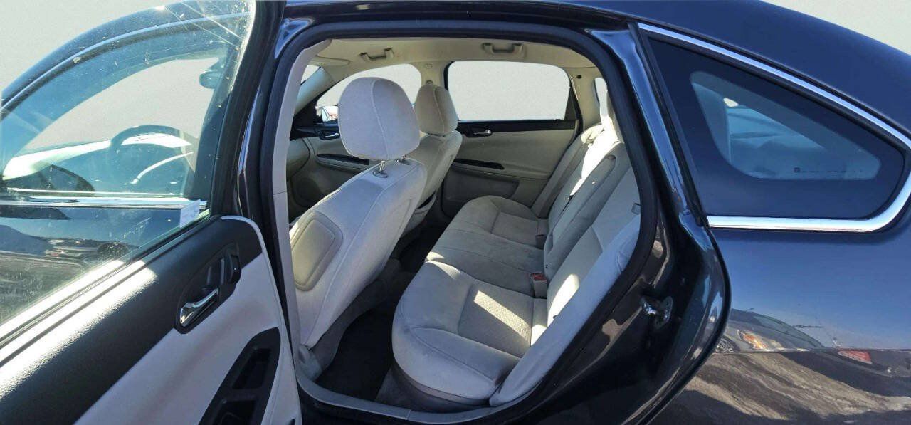 Used 2011 Chevrolet Impala LT FWD image 7