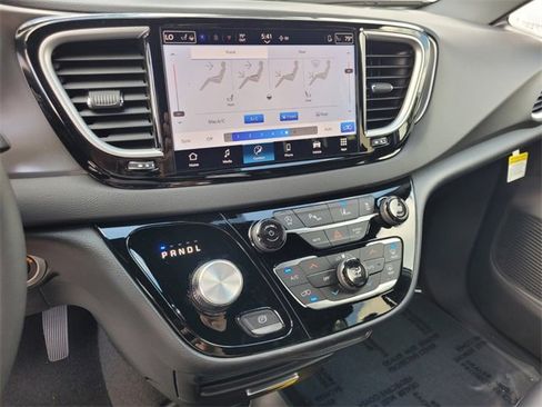 New 2026 Chrysler Voyager LX image 25