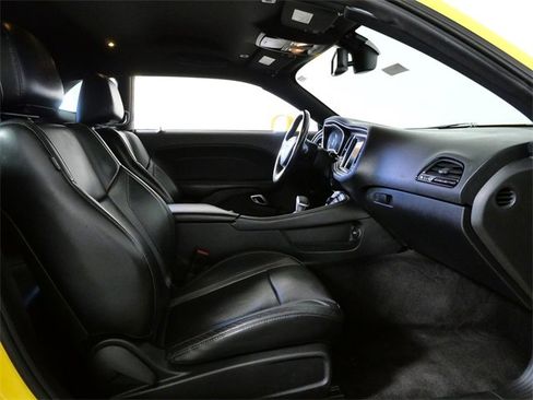 Used 2017 Dodge Challenger SXT Plus image 10