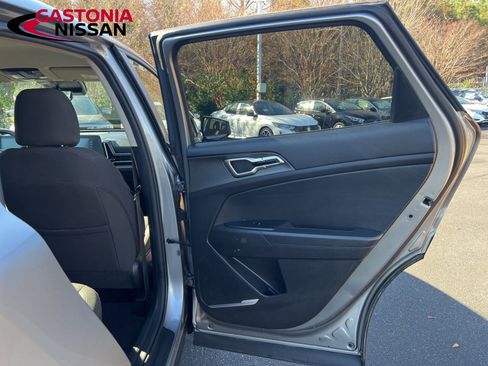 Used 2023 Kia Sportage LX image 27