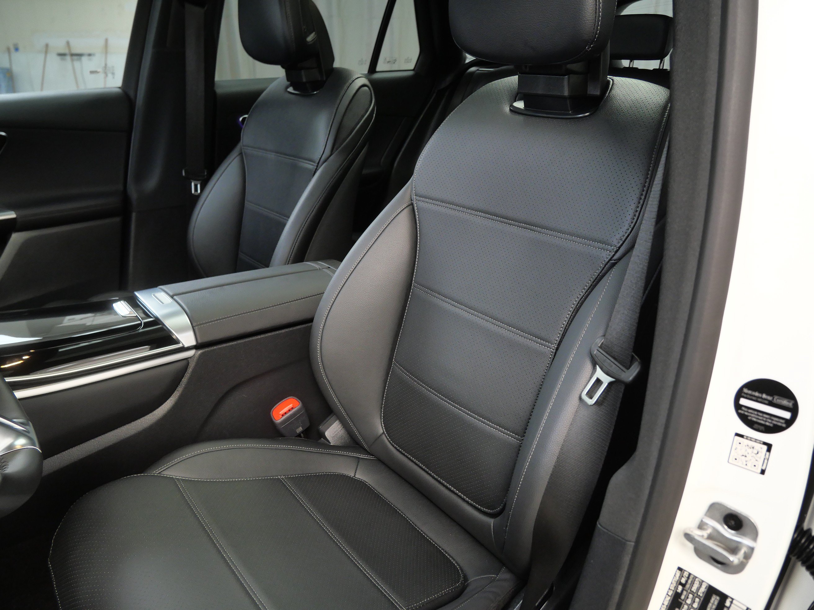 Certified 2026 Mercedes-Benz GLC 300 4MATIC image 3