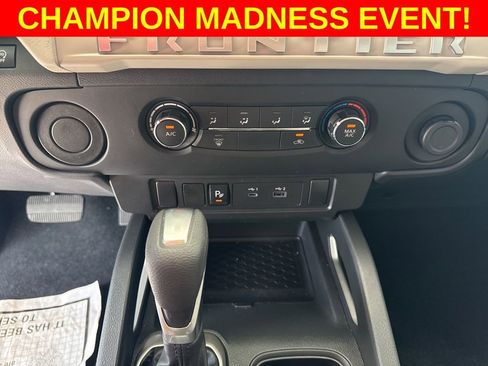 Used 2025 Nissan Frontier SV image 16