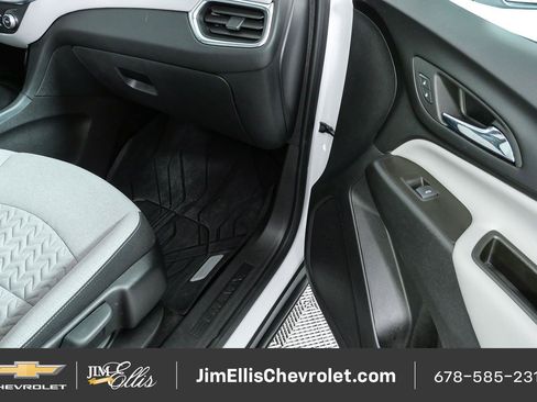 Certified 2024 Chevrolet Equinox LS w/ LS Convenience Package FWD image 23