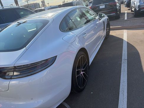 Used 2022 Porsche Panamera image 8
