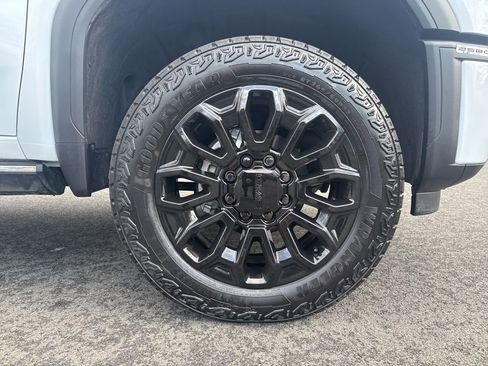 New 2026 GMC Sierra 2500 Denali Ultimate AWD/4WD image 9