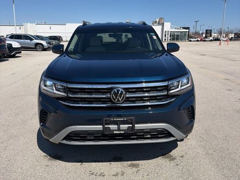 Certified 2023 Volkswagen Atlas SE w/ Black Wheel Package image 2