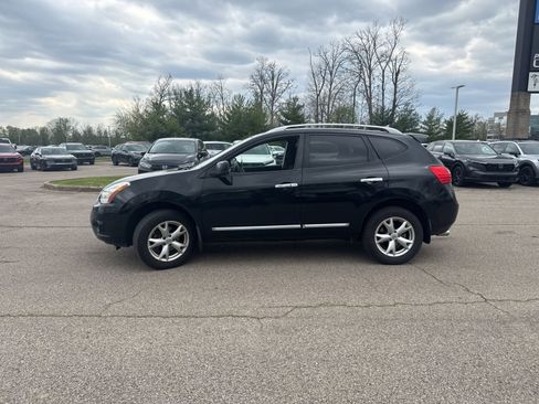 Used 2011 Nissan Rogue SV image 3