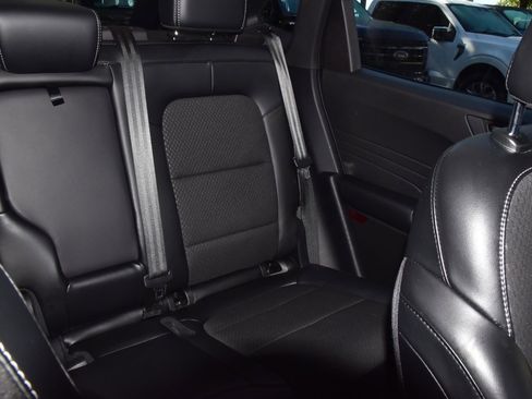 Used 2024 Ford Escape SE image 21