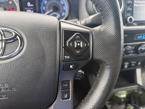Used 2022 Toyota Tacoma TRD Sport w/ Technology Package AWD/4WD image 26