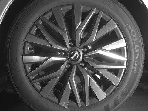 Used 2025 Nissan Altima 2.5 SV FWD image 14