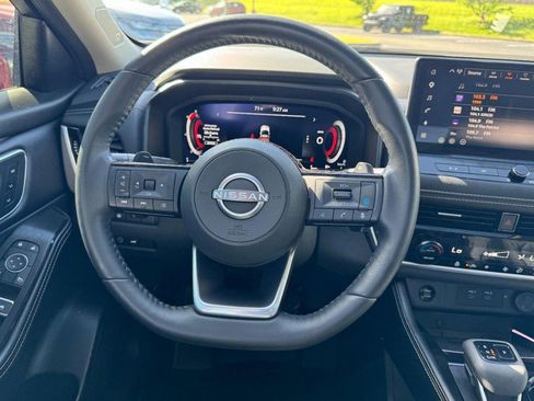 Used 2024 Nissan Rogue Platinum AWD/4WD image 13