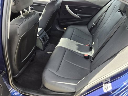 Used 2017 BMW 320i Sedan image 11