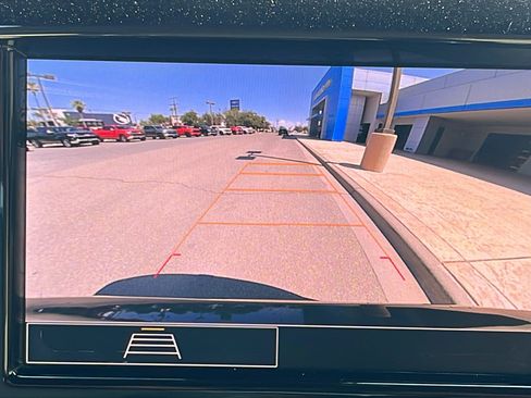 Used 2022 Chevrolet Traverse LS FWD image 22